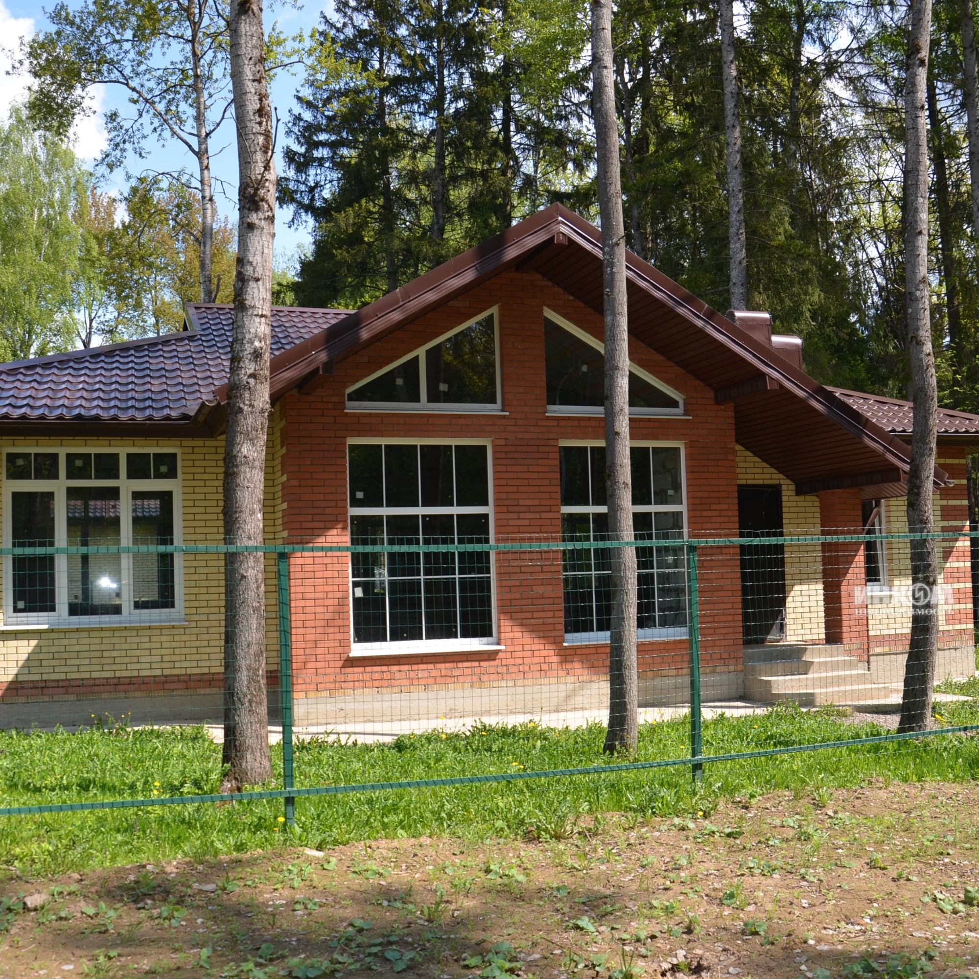 Коттеджный поселок Свой лес Свой пляж: Дома. Дмитровское ш., 45 км от МКАД