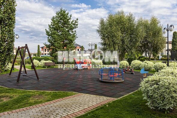 Коттеджный поселок Монтевиль: . Новорижское ш., 23 км от МКАД