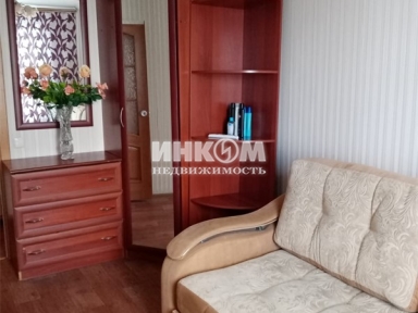 1 комната в 2-х комнатной квартире, Краснодонская ул, 27