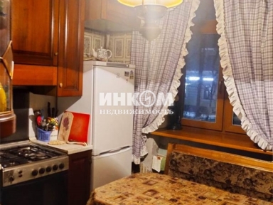 1 комната в 3-х комнатной квартире, Маршала Мерецкова ул, 4