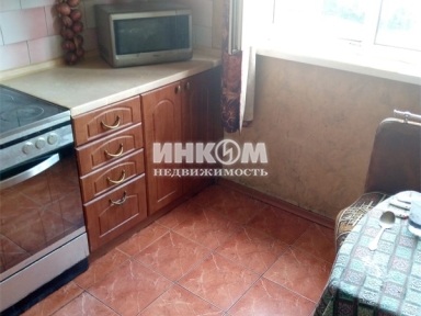 1 комната в 3-х комнатной квартире, Каргопольская ул, 2