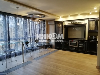 3-х комнатная квартира, Бажова ул, 8