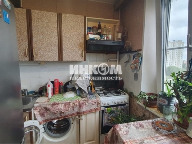 1 комната в 3-х комнатной квартире, Островитянова ул, 27&nbsp;корп.3