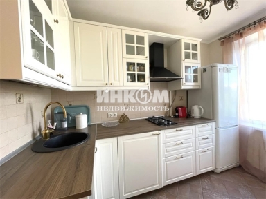 2-х комнатная квартира, Константина Симонова ул, 7