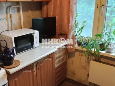 1 комната в 3-х комнатной квартире, Гурьянова ул, 1