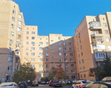 Купить четырехкомнатную квартиру в Москве, 