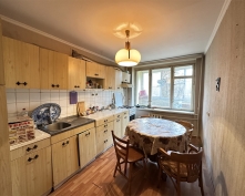 Купить трехкомнатную квартиру в Москве, 